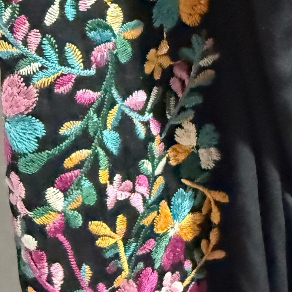 Savanna Jane Embroidered Boho Blouse Womens large Black Floral Peasant Top - Picture 4 of 5